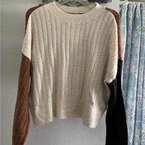 Woman’s Sweater, tri color Size L